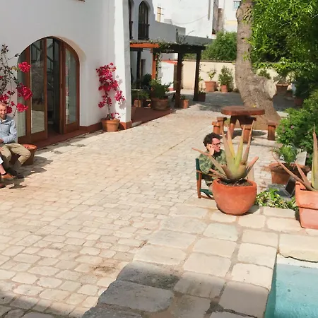 Hotell Coliving Add Livitum 4*